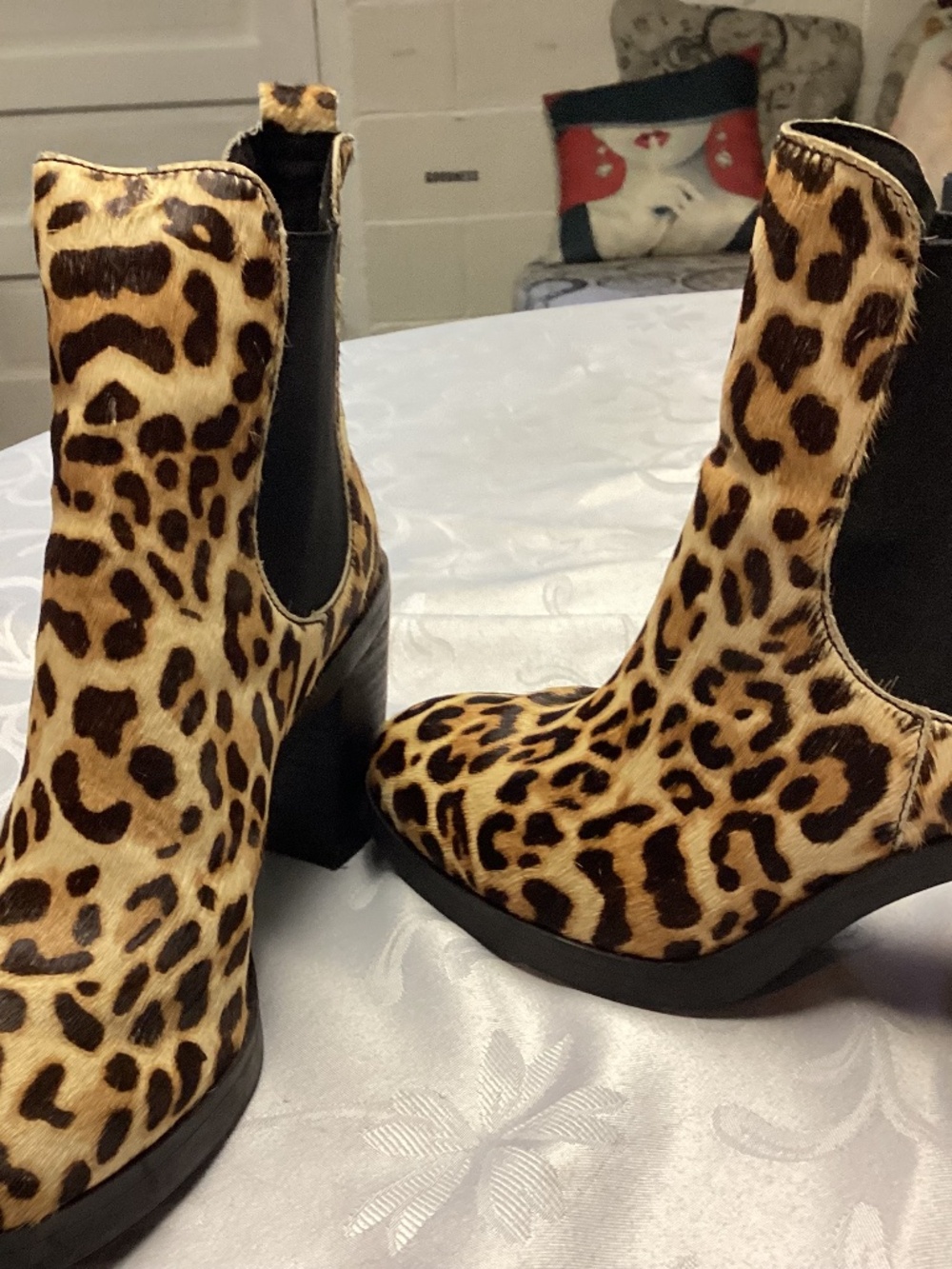 Leopard ladies boots with the heel chunky New size 8